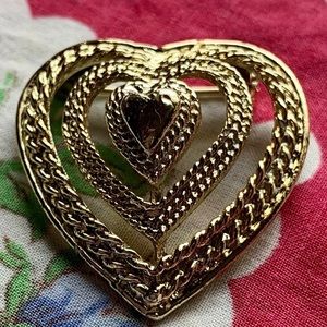Beautiful Vintage Gerrys Gold Tone 3-D Heart Pin/Brooch/Pendant